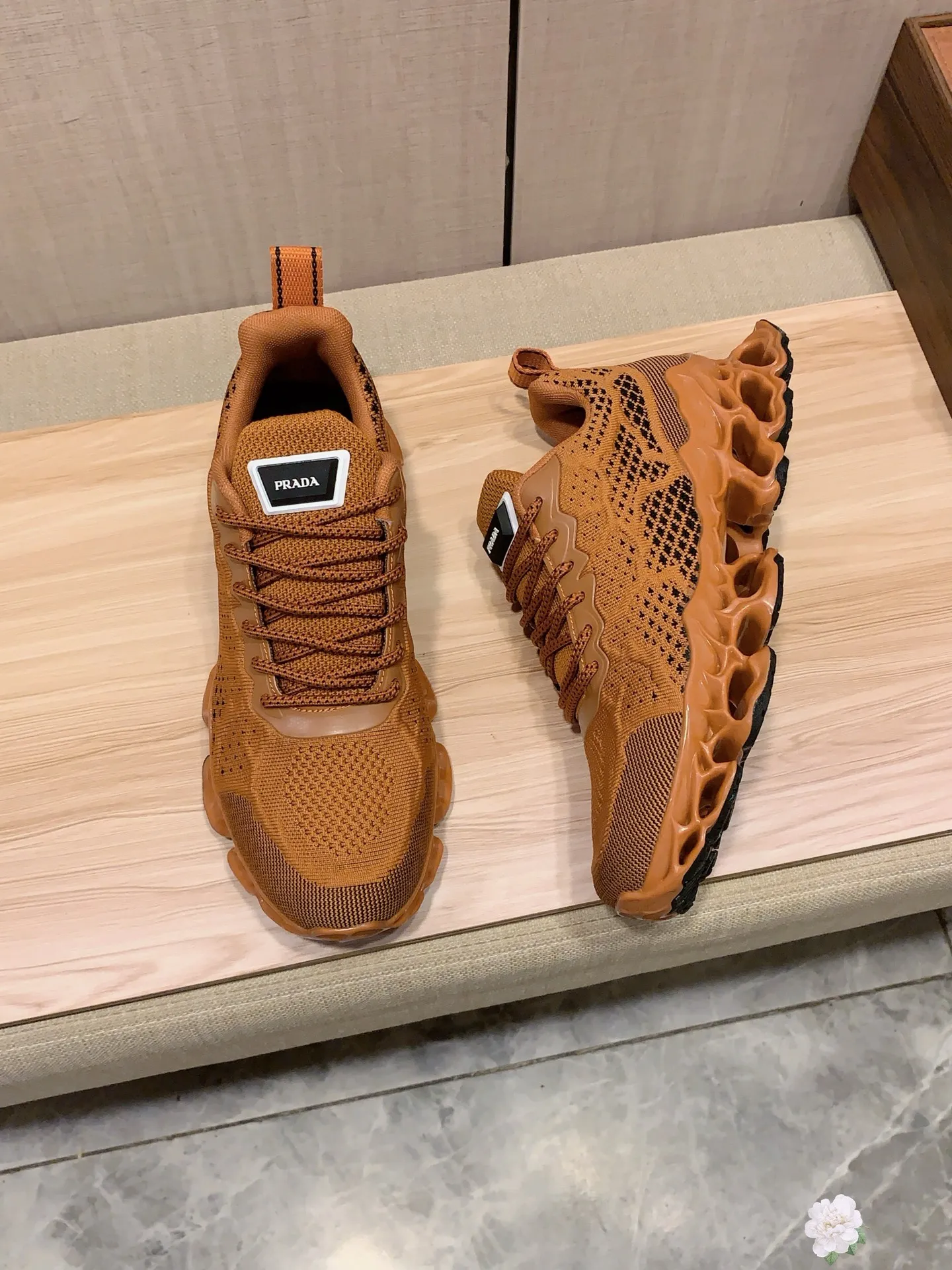Men's men's shoes💰460💰💰🎩🎩[Lightning][Lightning] "PRADA*" The latest and most popular casual shoes, top brand [seduce] luxury ~ purchasing agency, top ~ quality. [Strong] The upper is made of imported breathable fly weave material ➕ breathable sheepskin feet (•) with fine workmanship. The original stylish and stylish soft rubber wear-resistant and non-slip outsole is light and comfortable on the feet. The real thing looks better when photographed. 004: Size: 38-44, 3️⃣ colors selected
